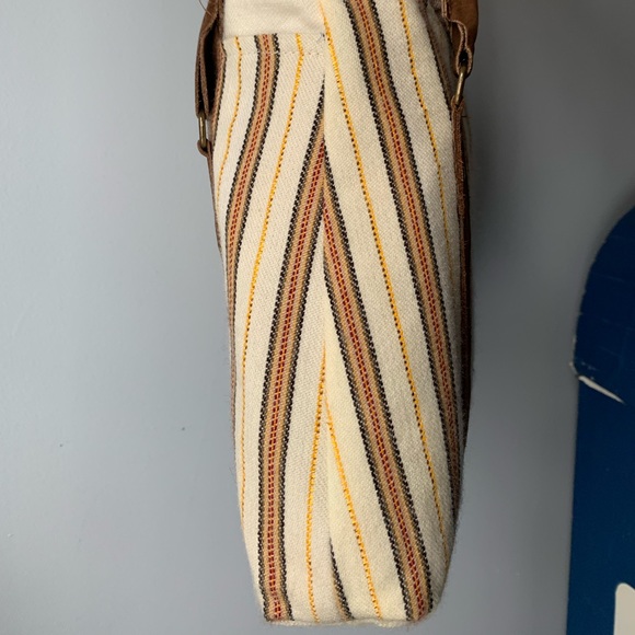 Sutisana Wool Striped Tote Bag - Picture 10 of 12